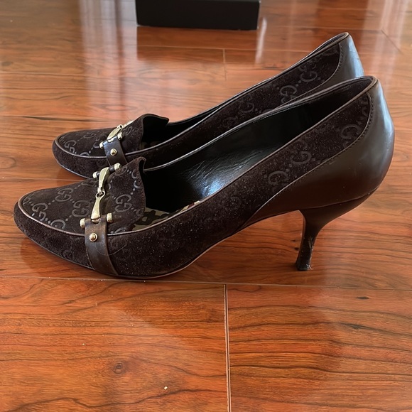Authentic Gucci Brown GG Suede with Gold Hardware Mid High Heel Shoes - Picture 5 of 16